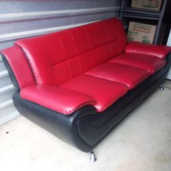 **  RED AND BLACK 3 PIECE SOFA SET** LOOK AT ALL THE PICTURES 