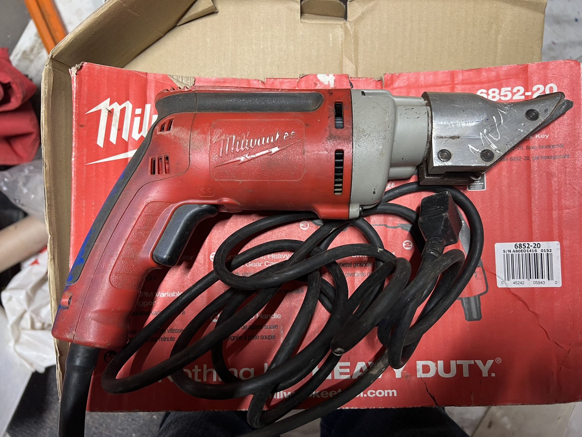 Milkwaukee 18-Gadge Shear