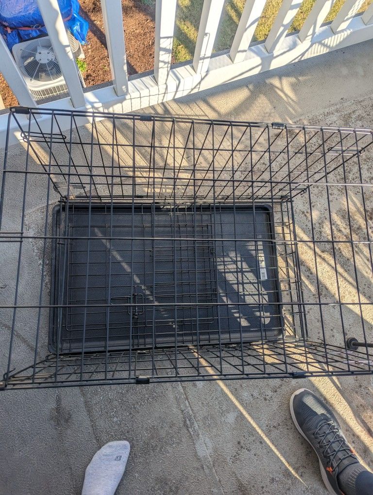 Metal Dog Crate, Medium Size