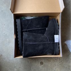 Brand New Women’s Bearpaw Boots - Size 7