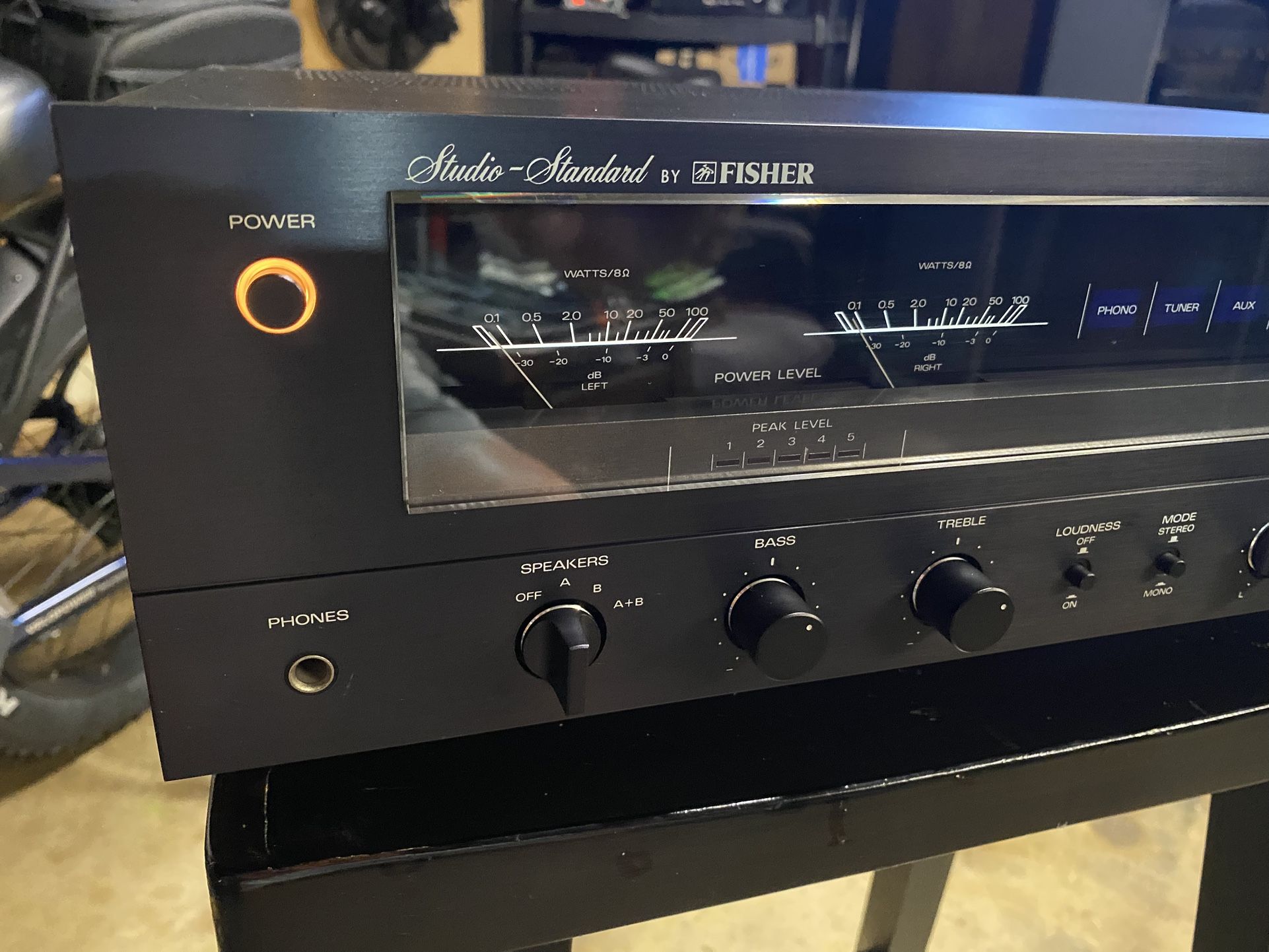 FISHER CA-880 INTEGRATED STEREO AMPLIFIER BLACK/ALL KNOBS INTACT/LIGHTS METERS ALL FUNCTIONAL/400 WATTS 🔊.