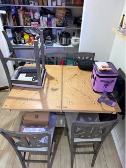 Tall wooden extendable table