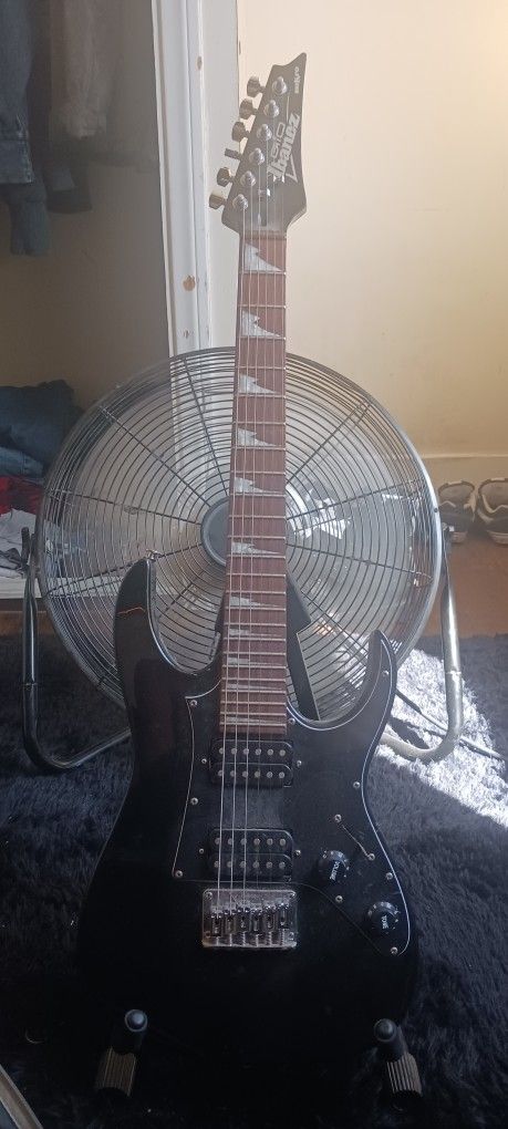 Ibanez MiKro Electic Guitar In Black