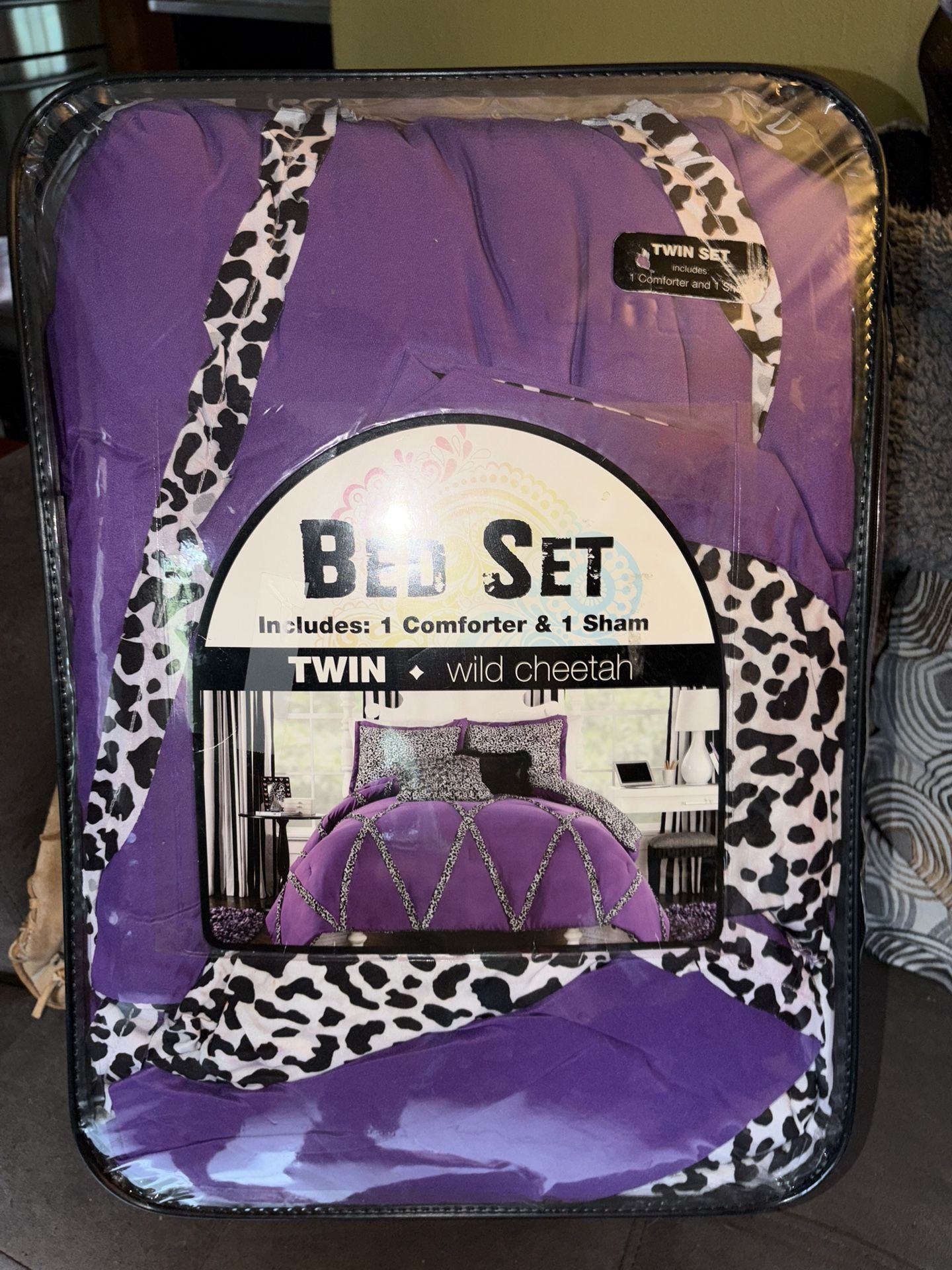 New Twin Comforter Set