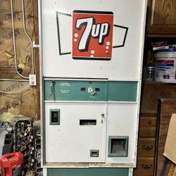 Vintage 7up Bottle Machine. 