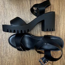 Black Sandal Heels Size 8 Brand New!