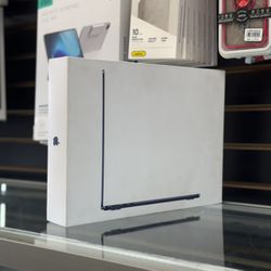 MacBook Air M3 Chip 13 Inch