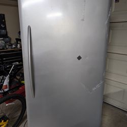 Frigidaire Standing Freezer  20.2 Cubic Feet 