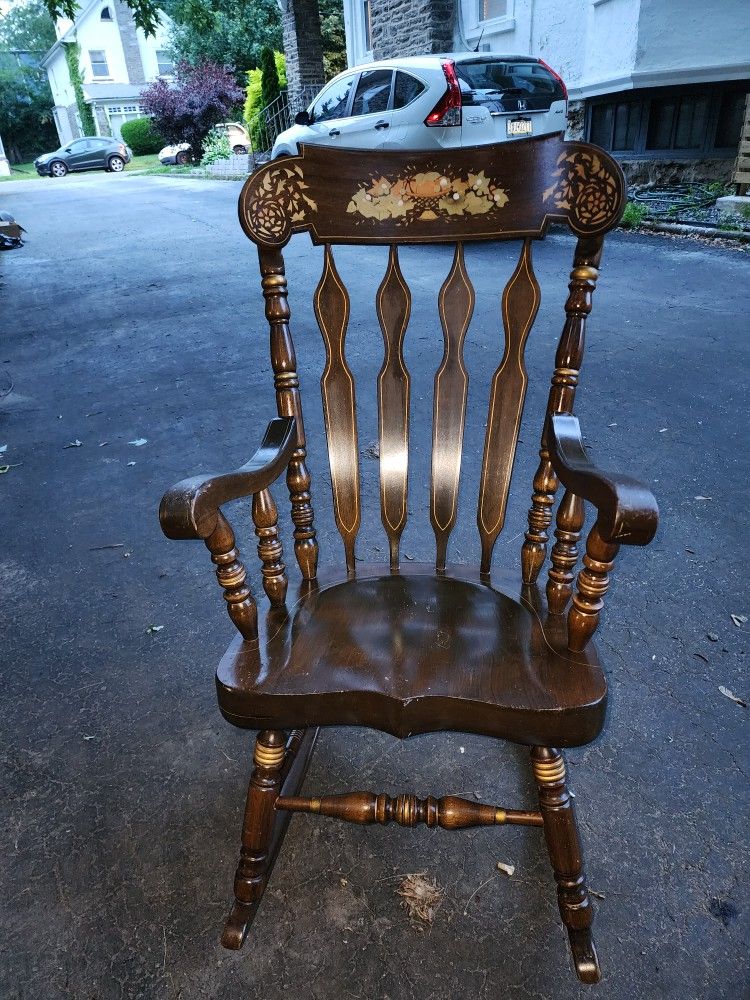 Solid Wood Antique Rocking Chair