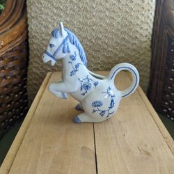 5.5" Blue And White Horse Creamer