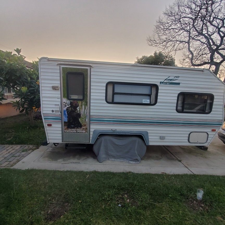 FOR SALE 1993 17ft Travel Trailer
Excellent Condition
***Best Offer by April 30th***