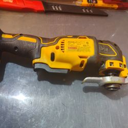DEWALT
20V MAX XR Cordless Brushless 3-Speed Oscillating Multi Tool (Tool Only)