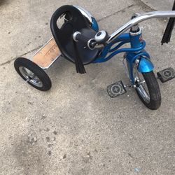 Schwinn Roadster Tricycle for Toddlers and Kids