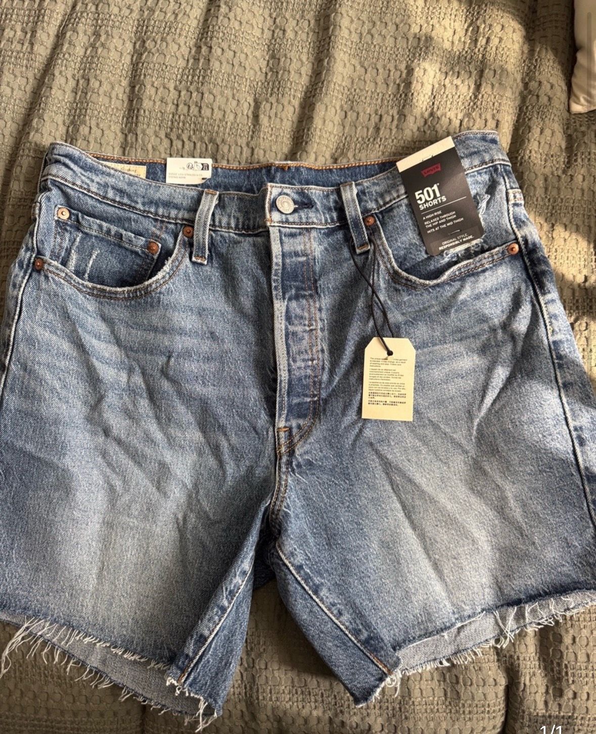 NEW WITH TAGS! Levi's Blue Cutoff 501 Denim Shorts