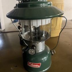 3 vintage coleman lanterns and clamshell case