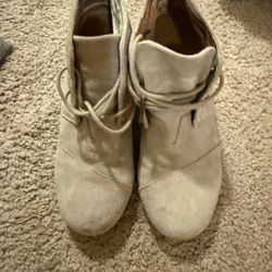 Woman’s /Juniors Tom’s Shoes 