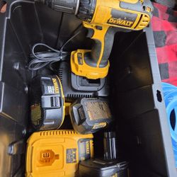 Dewalt Drill.   18volt.   Lithium  Batteries 