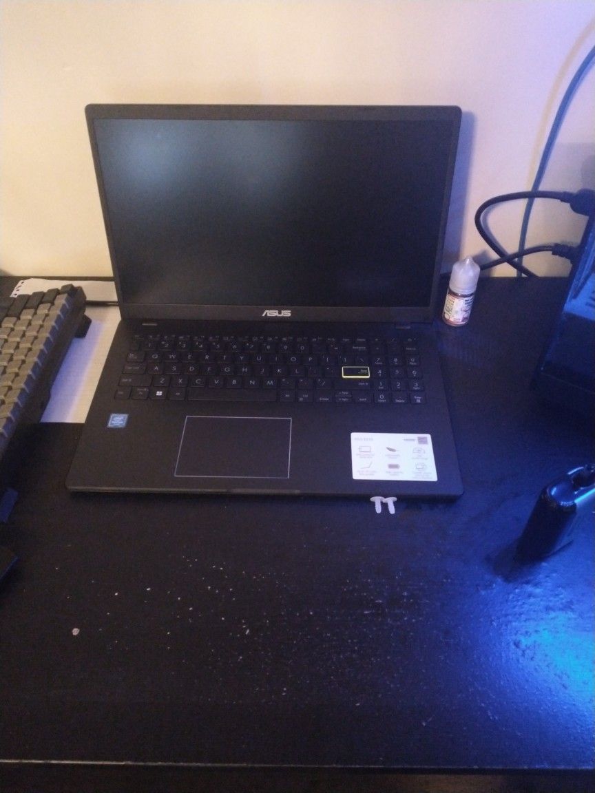 ASUS Lightweight 15.5" Full HD Laptop