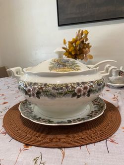Thanksgiving  Large Soup Tureen Four Piece