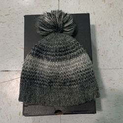 Bula beanie with pom pom
