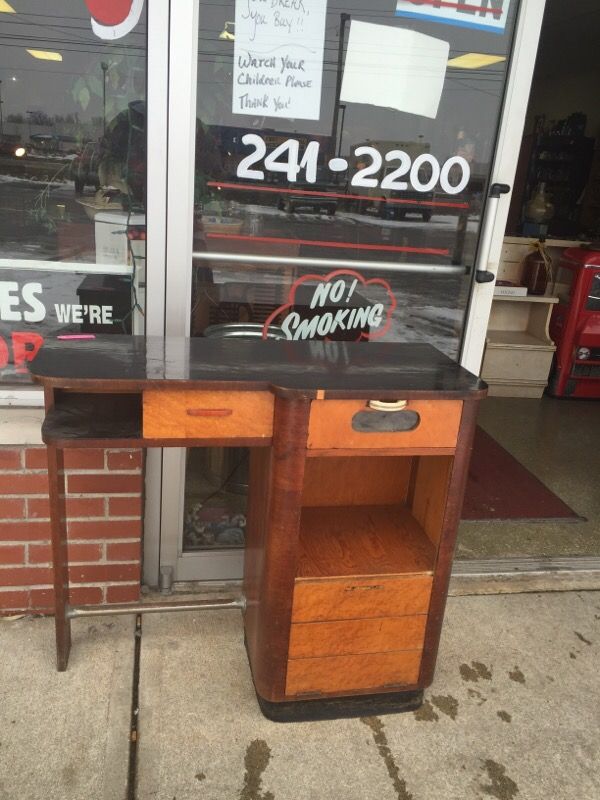 Antique petite Desk - 1940's. Nice built