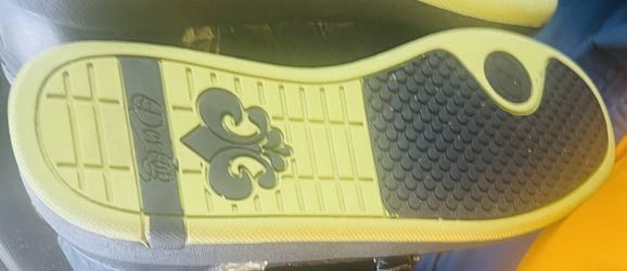Dereon Beyonce Moon Boots for Sale in Santa Ana CA OfferUp