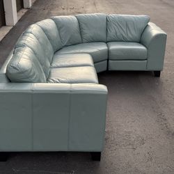 🛋️ Sofa/Couch Sectional - Leather - Vintage - Like New - Delivery Available 🚛