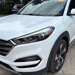 2018 Hyundai TUCSON  Limited SUV