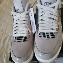 Jordan 4 FROZEN  Size 6.5 Women 