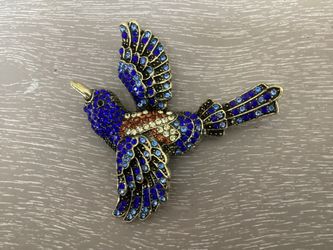 Gorgeous Intricately Detailed Golden Kingfisher Bird Brooch W/ Dark & Light Blue Rhinestones & Champagne & Amber Rhinestones On Chest