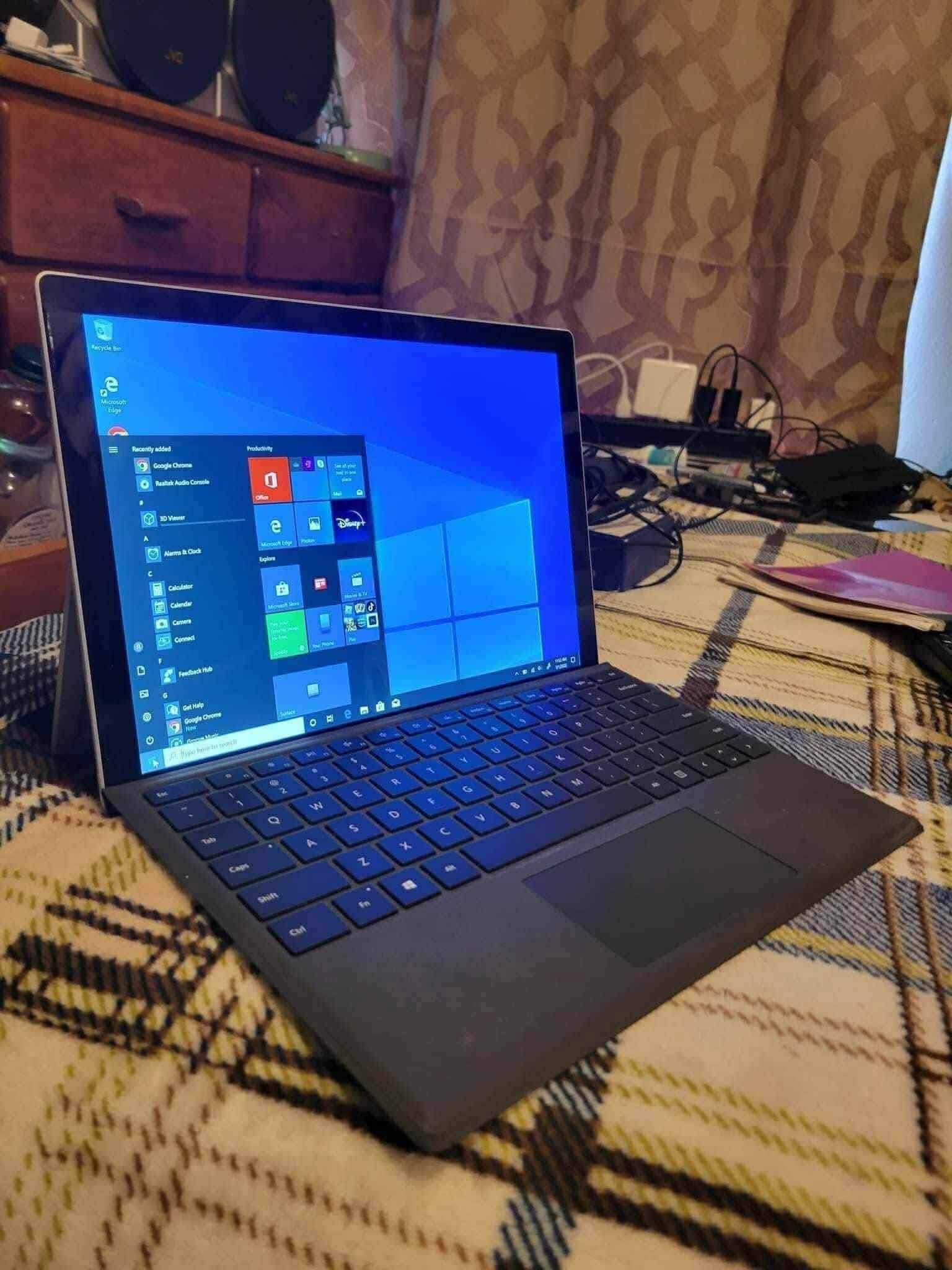 Excellent 11 Inch Microsoft Surface 4th Generation Touchscreen Intel Core i5 Processor With Windows 10