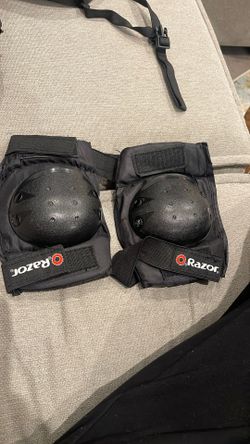 Free Knee Pads Size Medium 