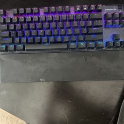 SteelSeries Apex Pro TKL Wireless – Adjustable OmniPoint Switches, RGB, Excellent Condition 🔥