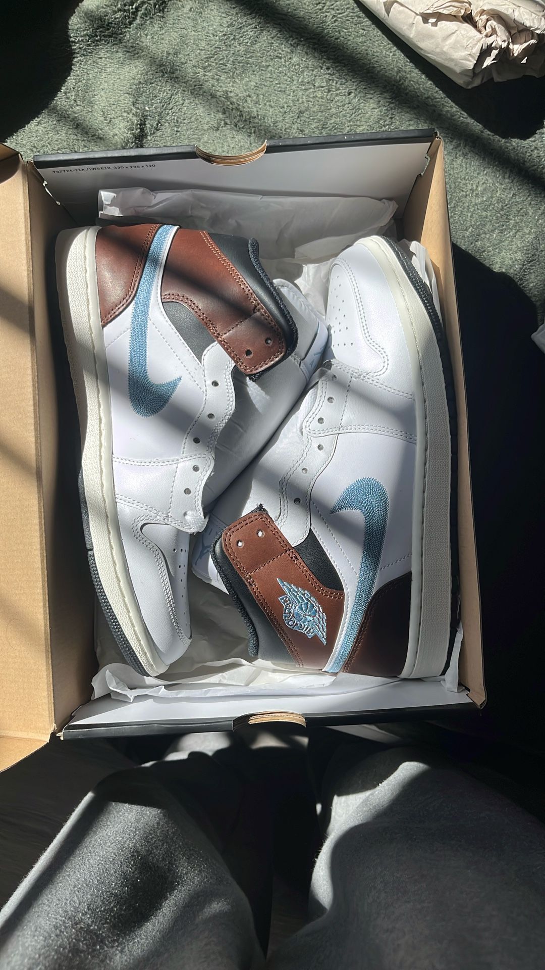 Air Jordan 1 Mid SE 