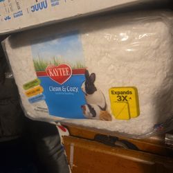 Small Pet Bedding "KAYTEE" clean And Cozy