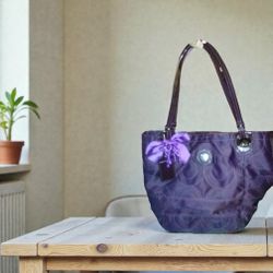 Like New COACH SIGNATURE PURPLE BUCKET STYLE SHOULDER BAG 