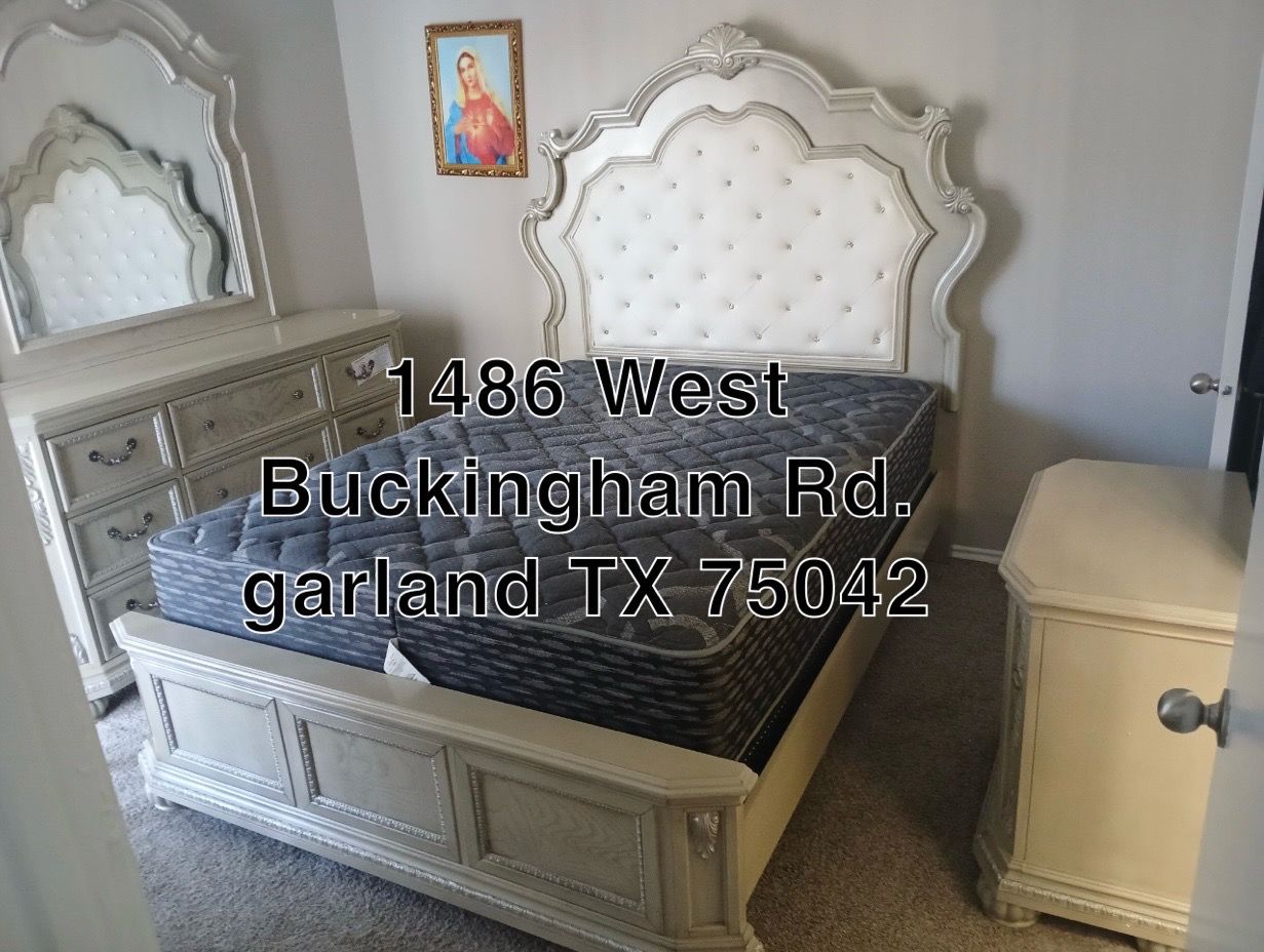 Furniture bedroom set