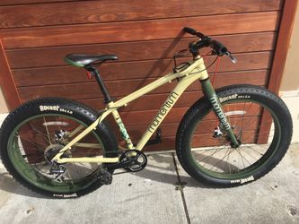 Fat Tire Bike Momentum Rocker by Giant for Sale in Fremont, CA