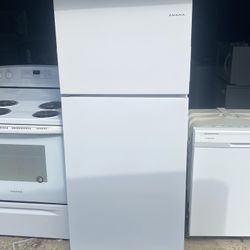 Amana Refrigerator Stove And Dishwasher 