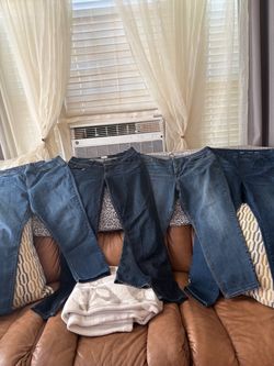 Lot of 9 Women's Blue Denim Jeans