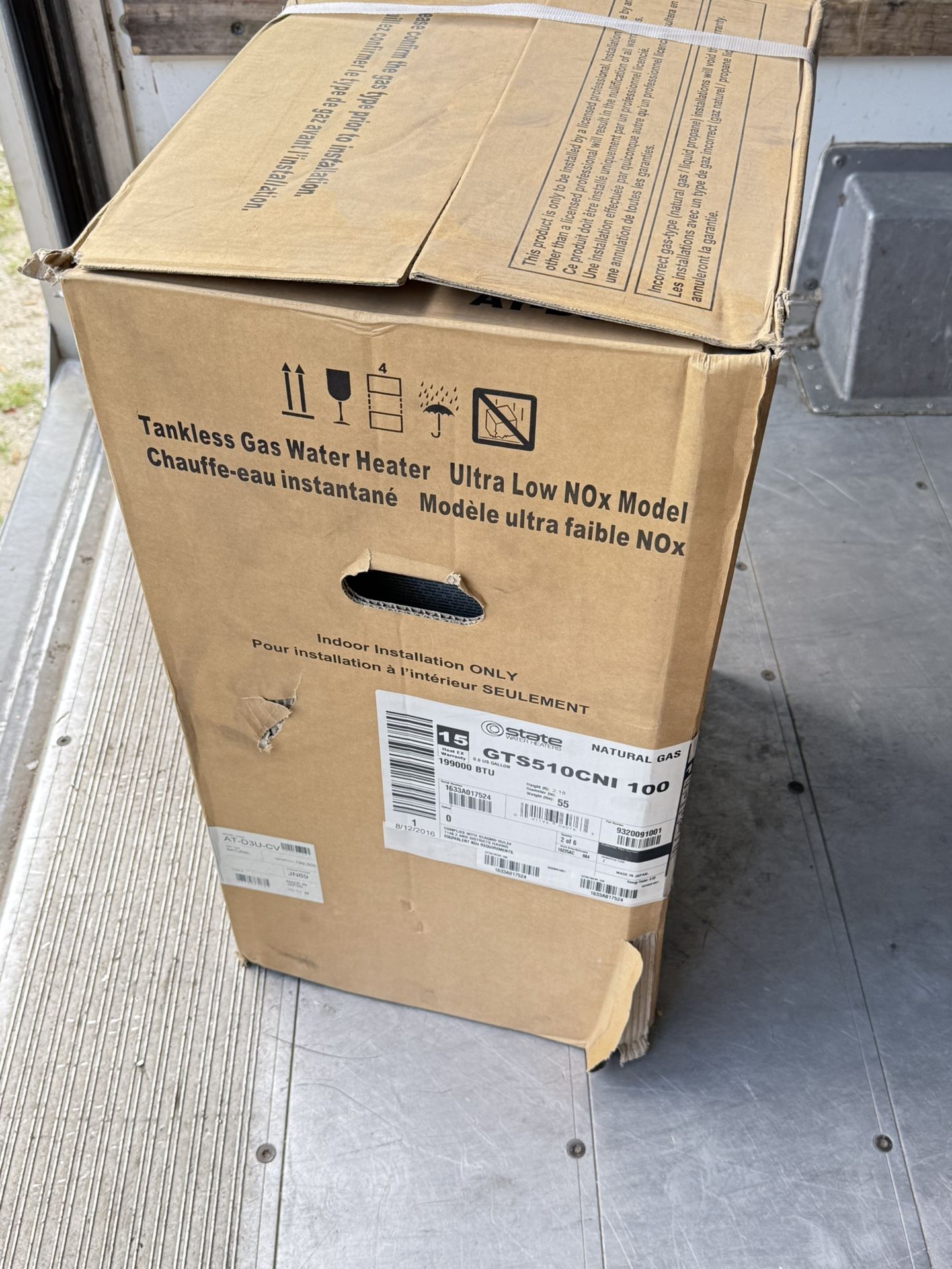 Takagi TK-510U - Commercial/Residential 199,000 BTU - Natural Gas Tankless Water Heater - Indoor