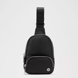 Lululemon Everywhere Sling Bag Small 2L