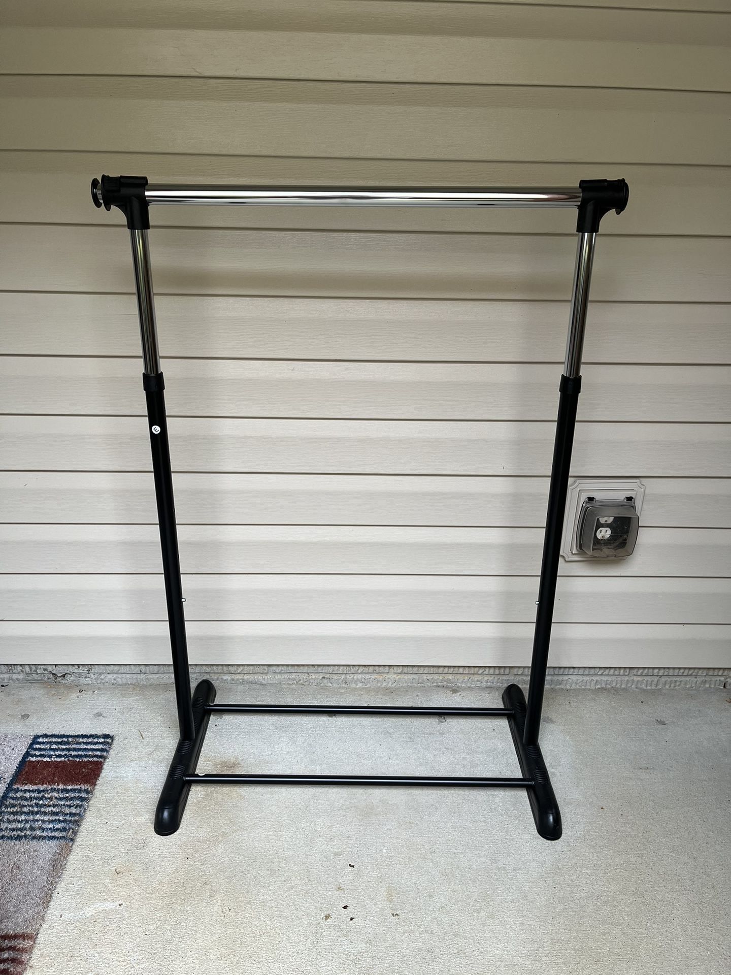Adjustable Garment Rack