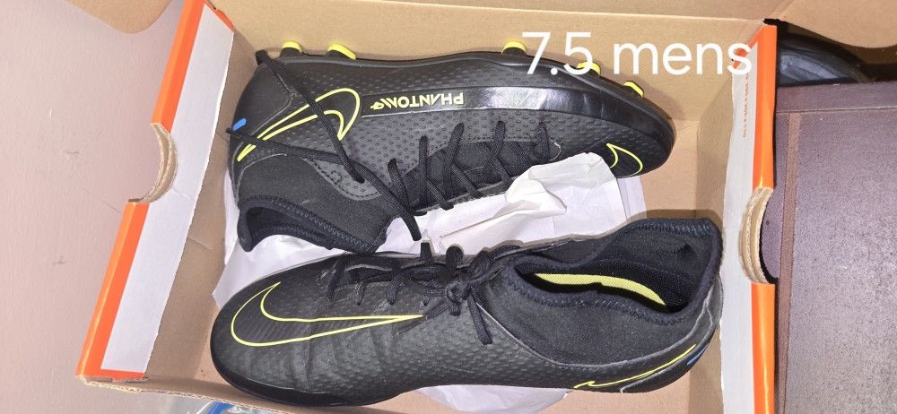 Mens Soccer Shoes