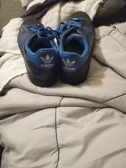 Size 12 mens shelltoe Adidas shoe (Blue/Black)