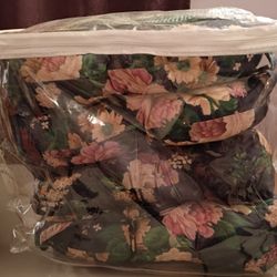 4 Green Floral Chair Cushions With Green Placemats 