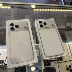 iPhone 17 Pro Max 256gb AT&T/CRICKET