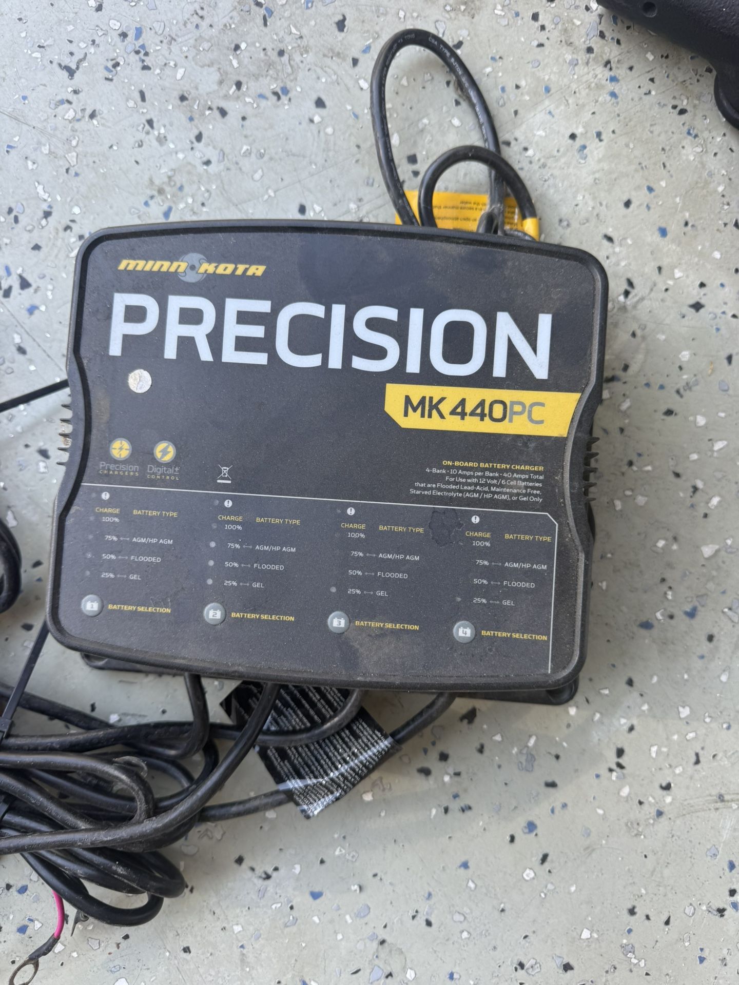 Minn Kota Precision 440 3 Bank Charger