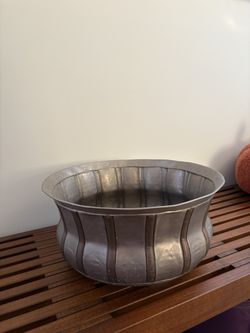 Metal Decorative Planter 