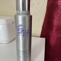Monat Glossy Shine Mist 